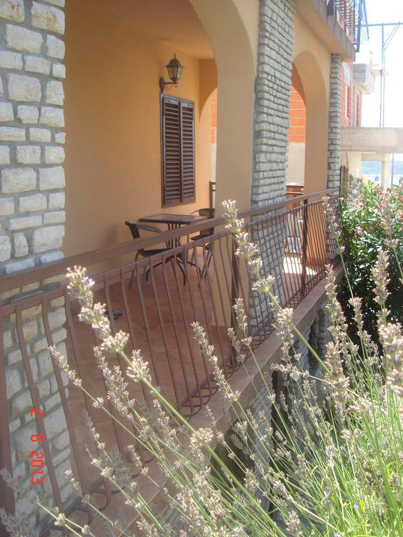 פרימוסטן Apartments Renata מראה חיצוני תמונה