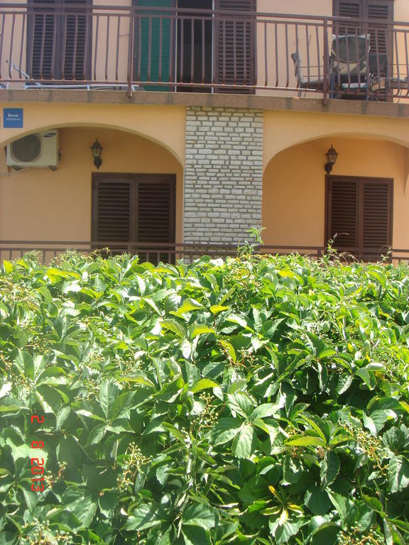 פרימוסטן Apartments Renata מראה חיצוני תמונה